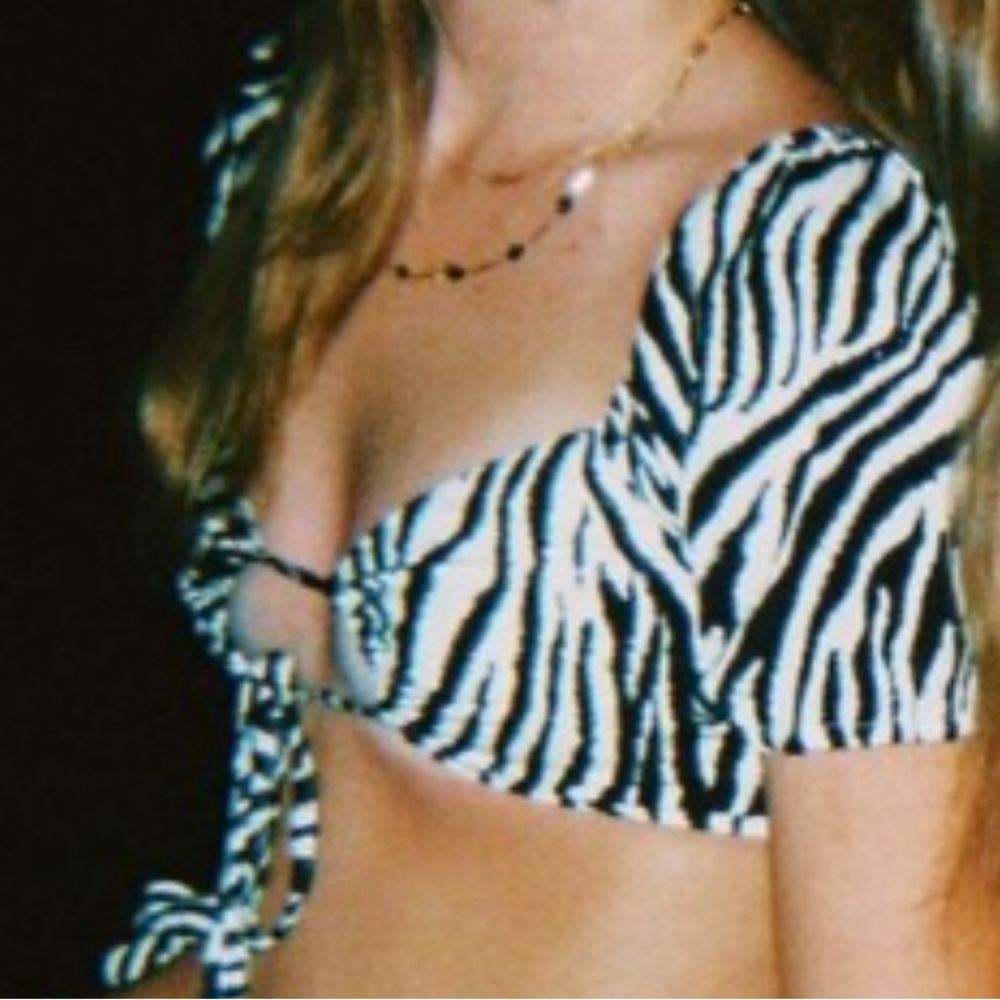 Sky to Moon Zebra Cropped Top Size Small